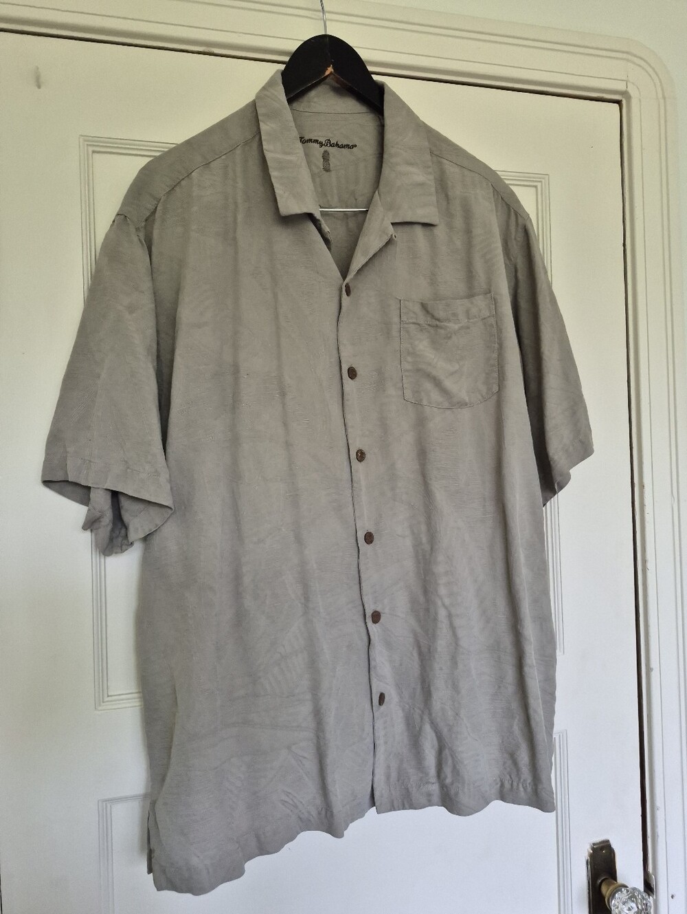 100% Silk Tommy Bahama Button Up Shirt XL
